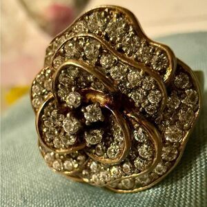 STATEMENT ROSE RING SWAROVSKI STYLE – SIZE 9 💎